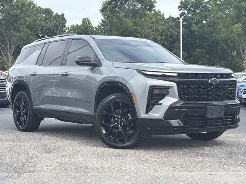 Sterling Gray Metallic 2024 Chevrolet Traverse RS