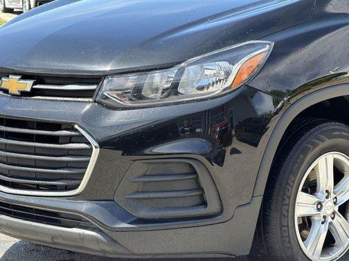 Mosaic Black Metallic 2019 Chevrolet Trax LS