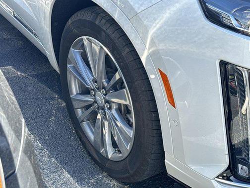 2025 Cadillac XT6 Premium Luxury FWD