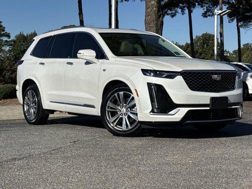 2025 Cadillac XT6 Premium Luxury FWD