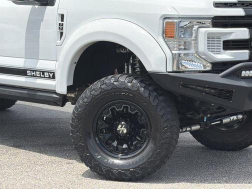 Oxford White 2022 Ford F-250 Lariat