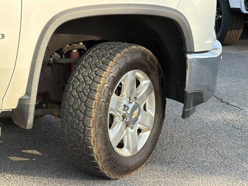 Iridescent Pearl Tricoat 2022 Chevrolet Silverado 2500 LTZ