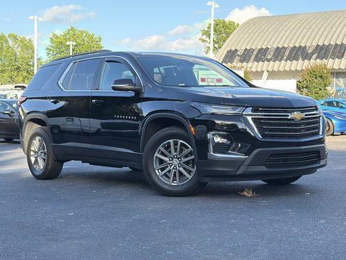 Mosaic Black Metallic 2023 Chevrolet Traverse LT Leather