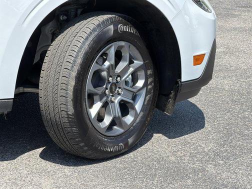 Space White Metallic 2025 Ford Maverick XLT