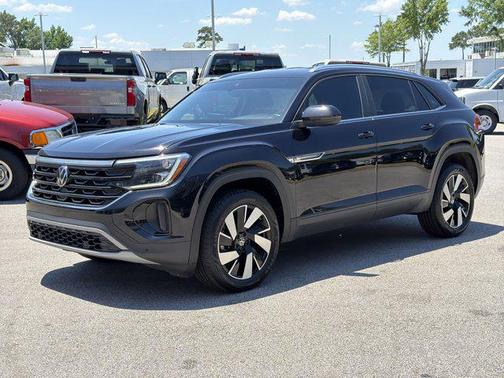 Deep Black Pearl 2024 Volkswagen Atlas Cross Sport 2.0T SE w/Technology
