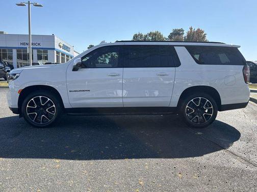 2023 Chevrolet Suburban RST