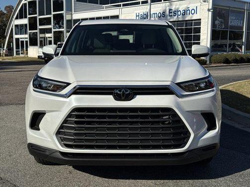 2025 Toyota Highlander LE