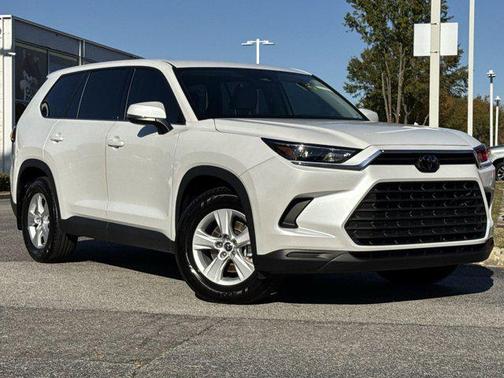 2025 Toyota Highlander LE