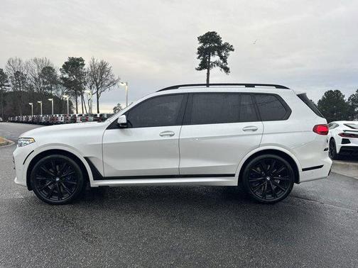 2021 BMW X7 M50i