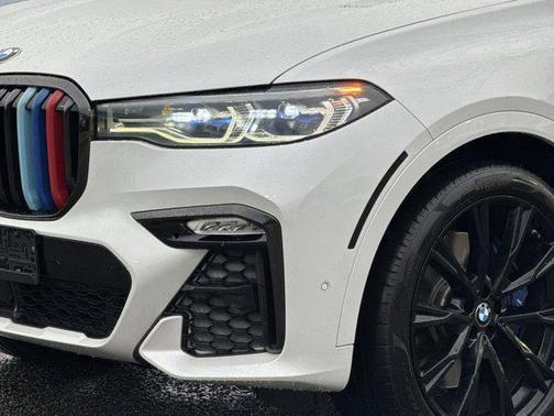 2021 BMW X7 M50i