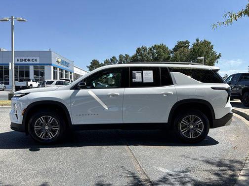 2024 Chevrolet Traverse LT