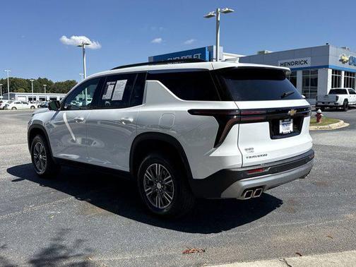 2024 Chevrolet Traverse LT