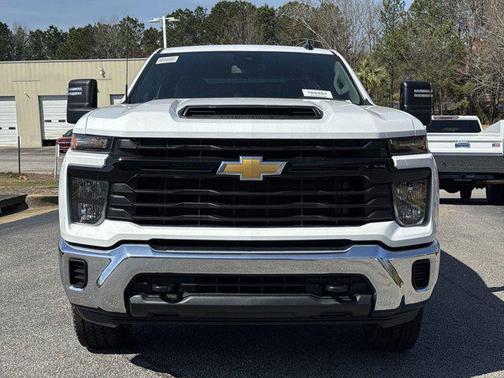 Summit White 2026 Chevrolet Silverado 2500 WT