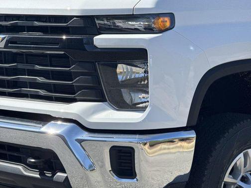 Summit White 2026 Chevrolet Silverado 2500 WT