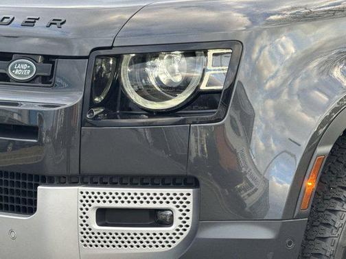 2024 Land Rover Defender 110 P300