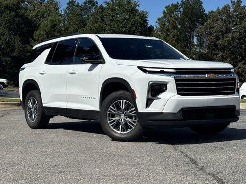 2025 Chevrolet Traverse LT
