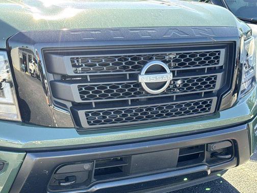 2024 Nissan Titan SV