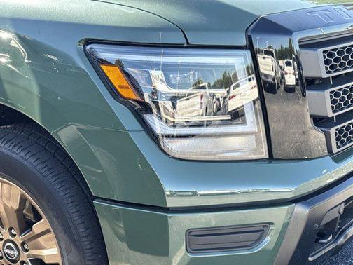 2024 Nissan Titan SV
