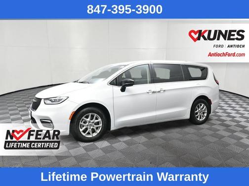 Bright White Clearcoat 2024 Chrysler Pacifica Touring-L