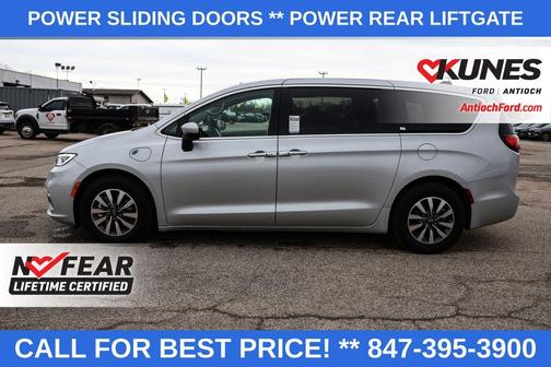 2023 Chrysler Pacifica Hybrid Touring L