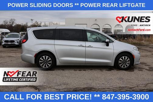 2023 Chrysler Pacifica Hybrid Touring L