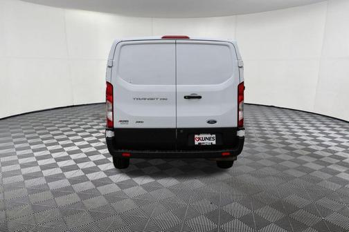 2022 Ford Transit-250 Base