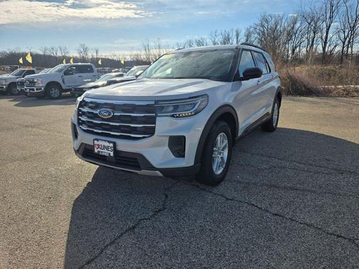 Star White 2026 Ford Explorer Active