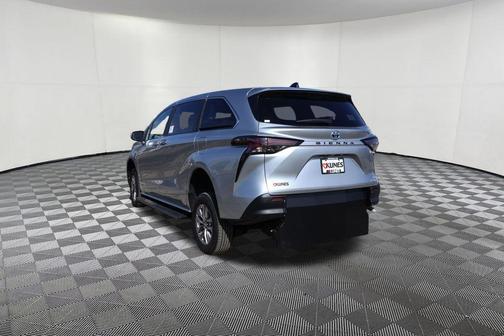 2024 Toyota Sienna LE