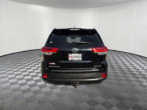 2018 Toyota Highlander 