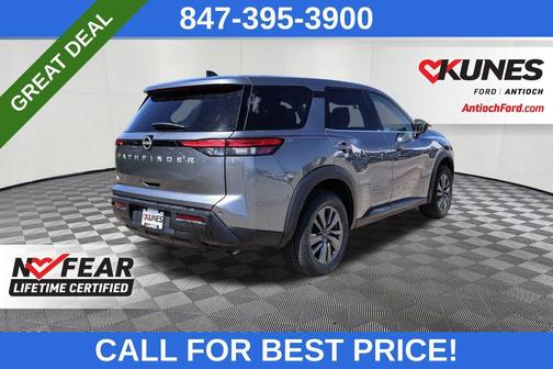 2024 Nissan Pathfinder S