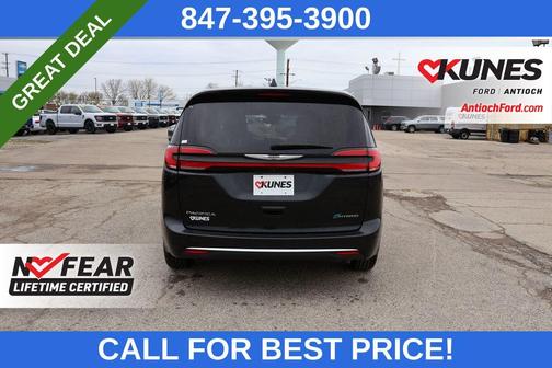 2022 Chrysler Pacifica Hybrid Touring L