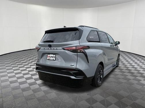 2025 Toyota Sienna XSE 7 Passenger