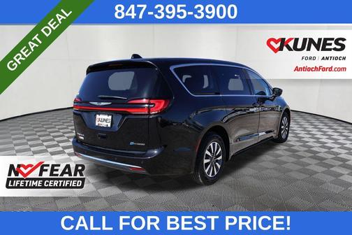 2023 Chrysler Pacifica Hybrid Touring L