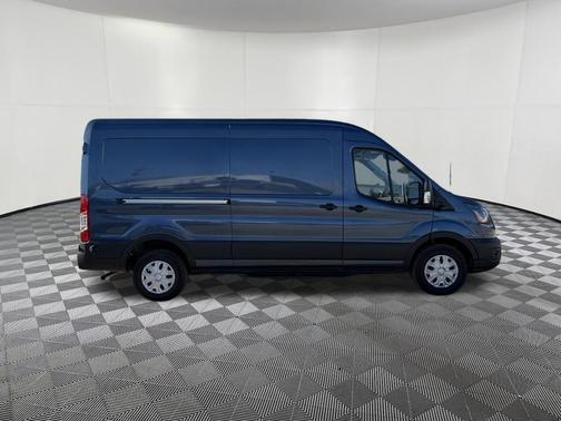 2025 Ford Transit-250 148 WB Medium Roof Cargo