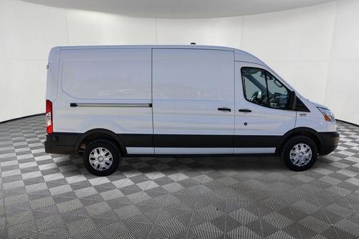 2016 Ford Transit-250 148 WB Medium Roof Cargo