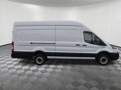 2022 Ford Transit-250 Base
