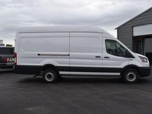 2022 Ford Transit-250 Base