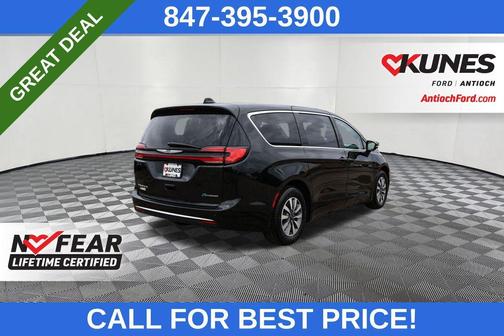 2023 Chrysler Pacifica Hybrid Touring L
