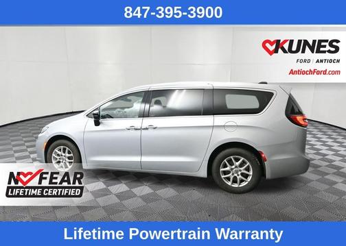 2024 Chrysler Pacifica Touring-L