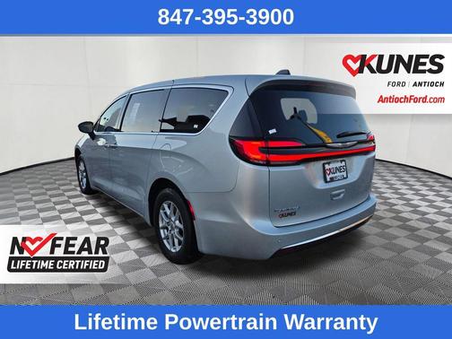 2024 Chrysler Pacifica Touring-L