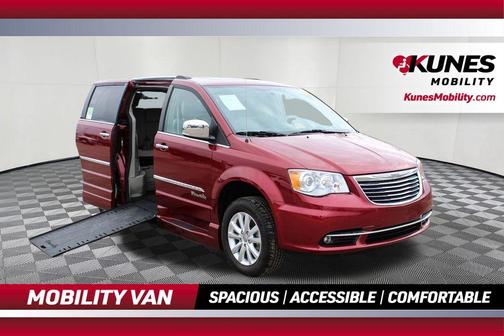 2016 Chrysler Town & Country Limited Platinum