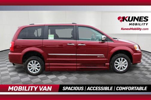 2016 Chrysler Town & Country Limited Platinum