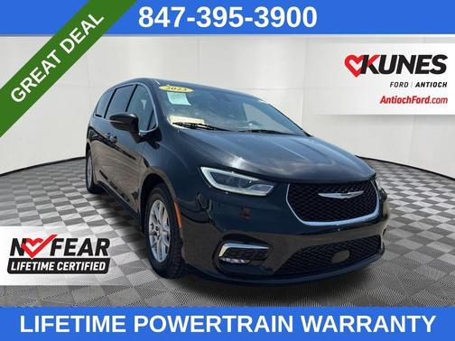 2023 Chrysler Pacifica Touring-L