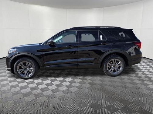 Agate Black Metallic 2026 Ford Explorer Active