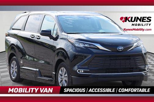 2023 Toyota Sienna XLE