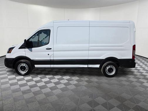 2022 Ford Transit-250 Base