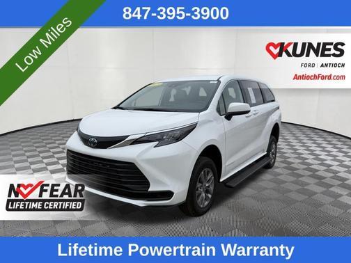 2025 Toyota Sienna LE
