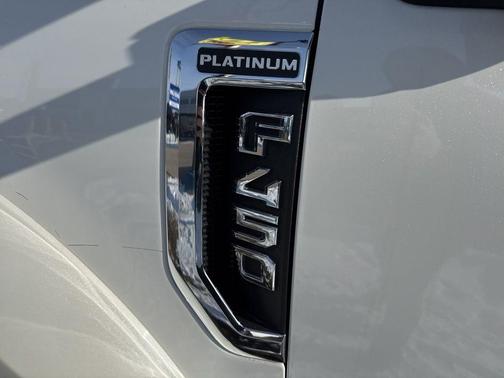 2022 Ford F-450 Platinum