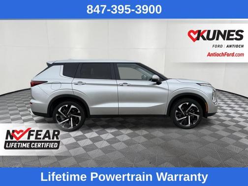 2024 Mitsubishi Outlander SE