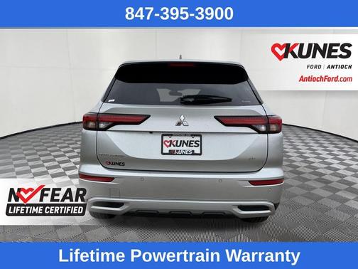 2024 Mitsubishi Outlander SE